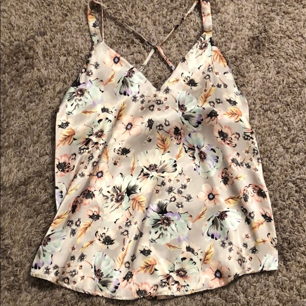 🌼4/$20 Silk spaghetti shirt